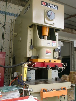 【沃得精機J23-63上海二鍛壓力機沖床臺灣德高沖床揚力沖床品牌直銷】價格,廠家,圖片,沖床,深圳市恒冠精密機械-